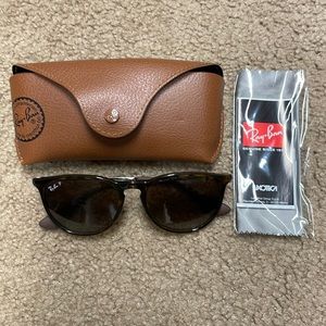 Ray-Ban Erika style. Brown